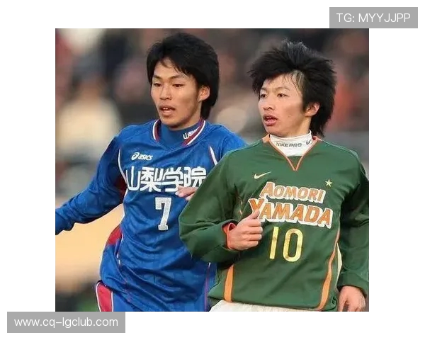 戴眼镜的足球生如何突破视力限制与竞技挑战取得优异成绩 戴眼镜的足球生如何突破视力限制与竞技挑战取得优异成绩